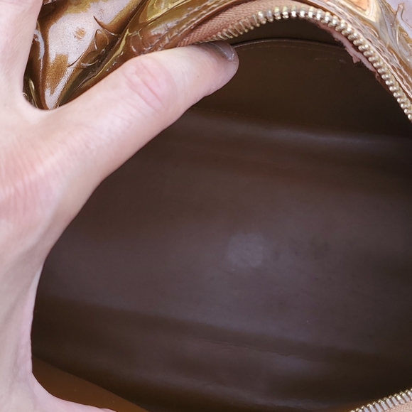 💥💥SOLD💥💥LV Bronze Tompkins Square Sachel - Picture 11 of 17